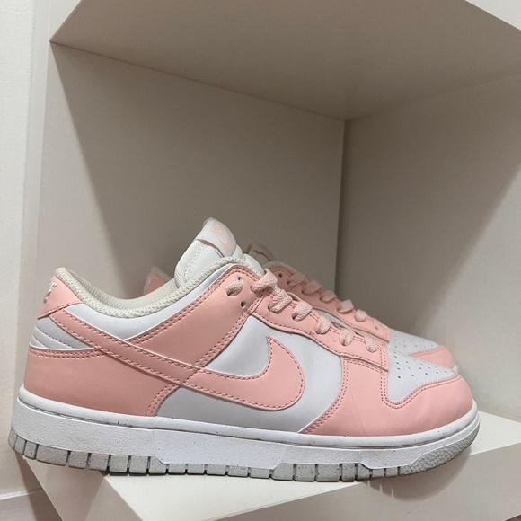 Pink Nike dunks - Picture 1 of 4